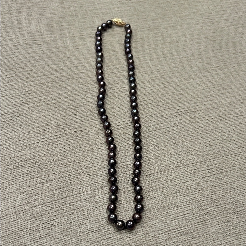 Elegant authentic Black purple Pearl necklace FIC 14K clasp